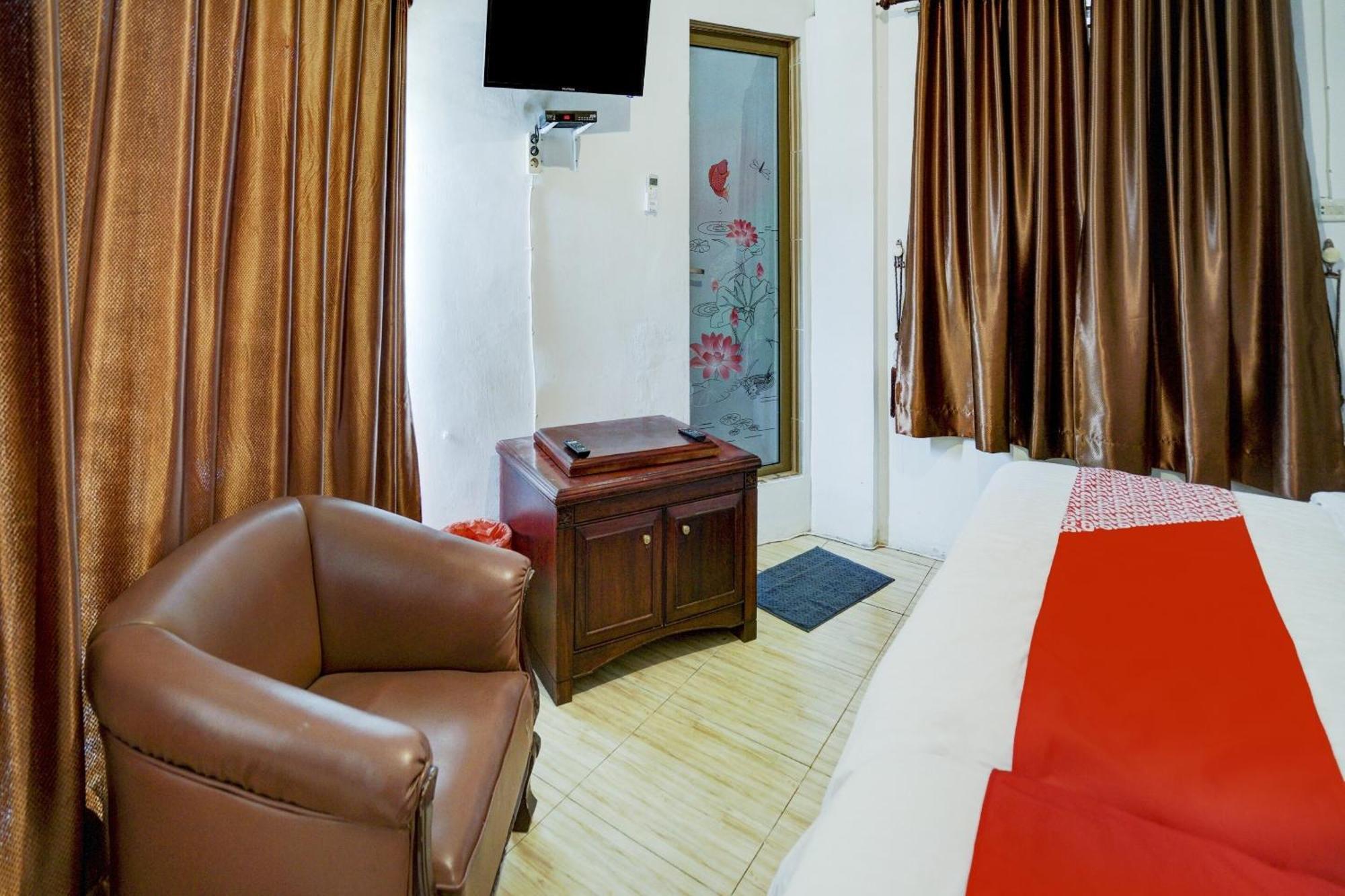 Oyo 90645 Karisma Residence Балиге Екстериор снимка