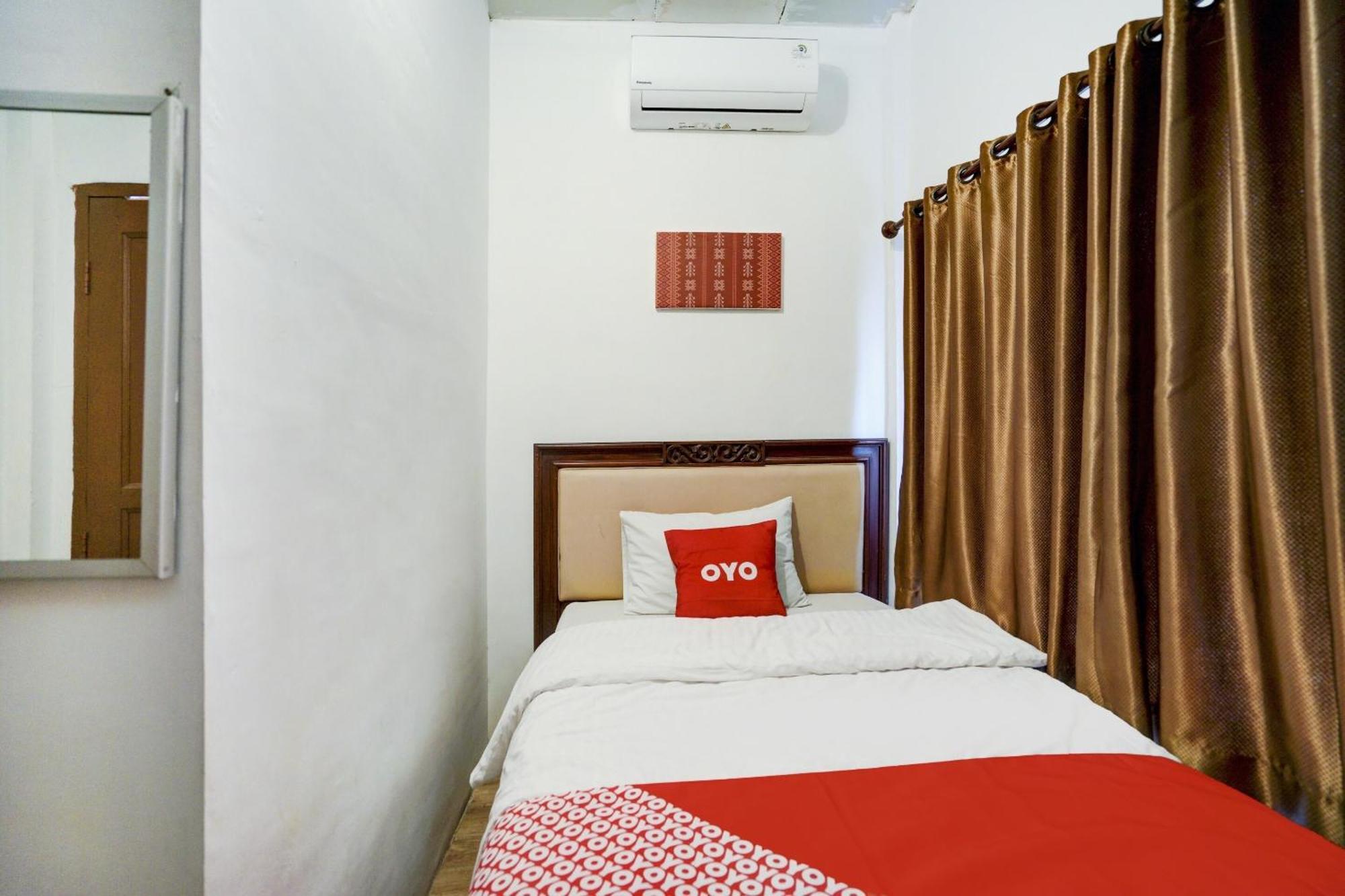 Oyo 90645 Karisma Residence Балиге Екстериор снимка